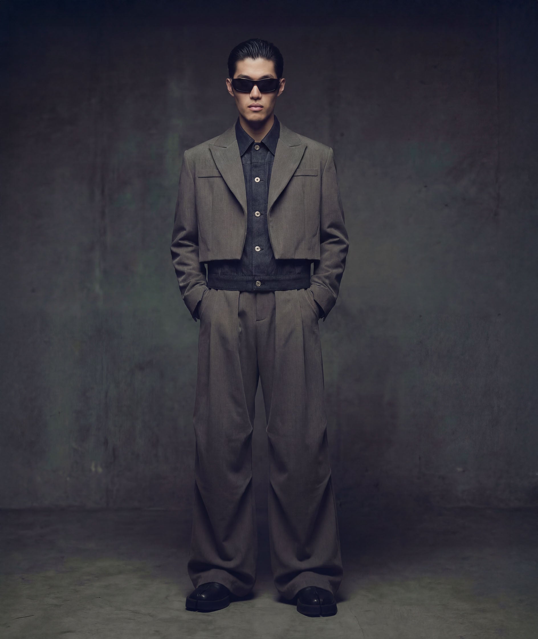 DUMIST011-SUITS.jpg