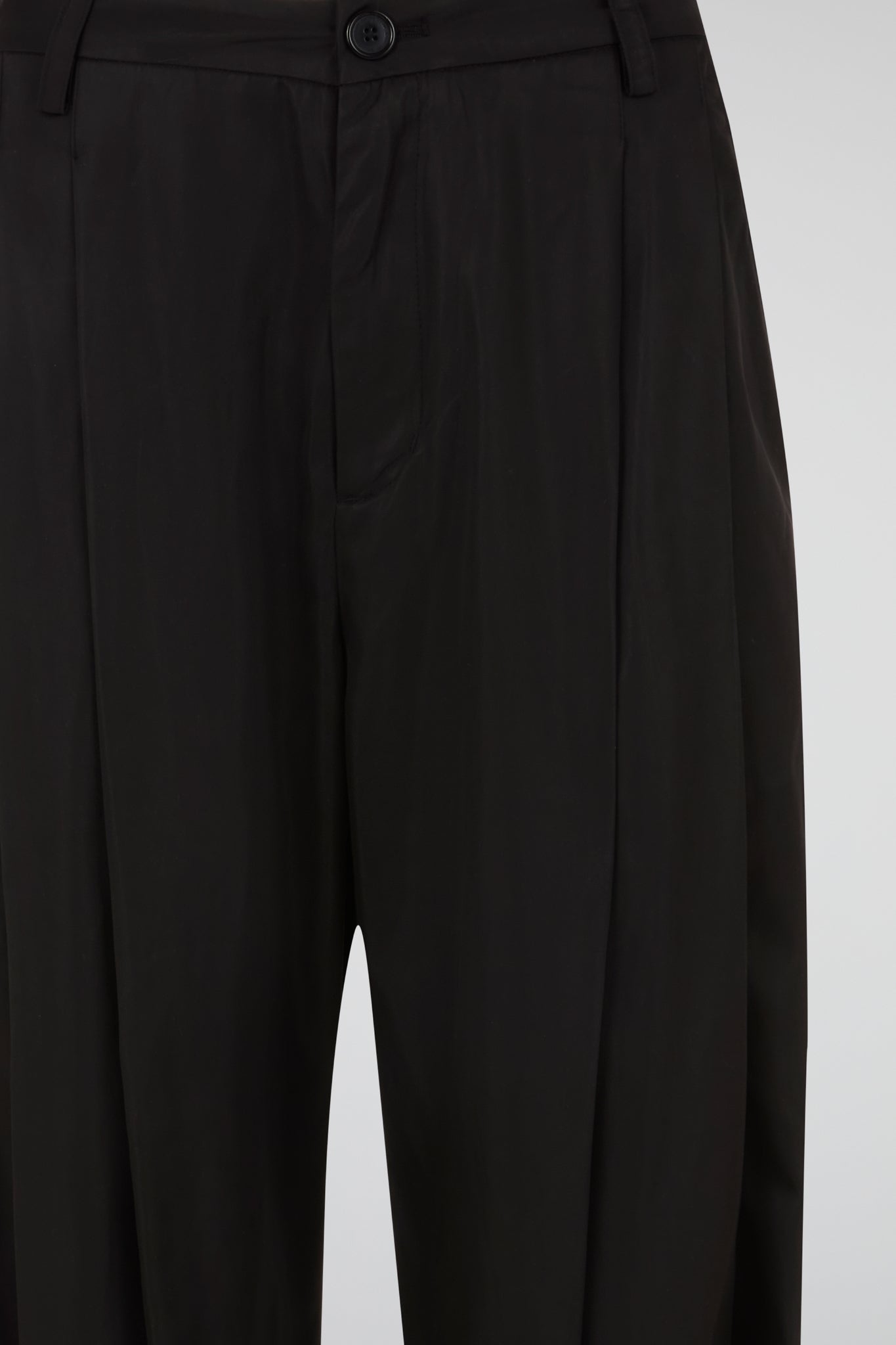 Triple Pleated Trousers Black