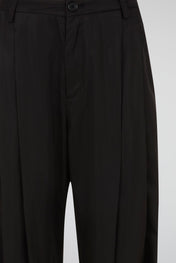 Triple Pleated Trousers Black