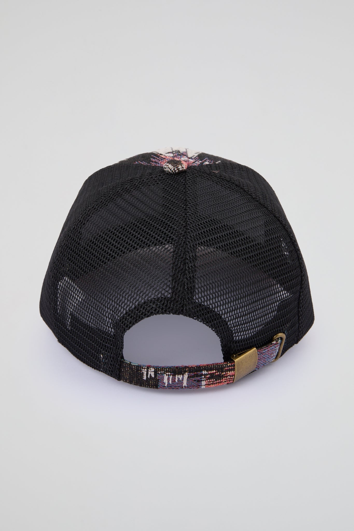 Multicolor style trucker hat