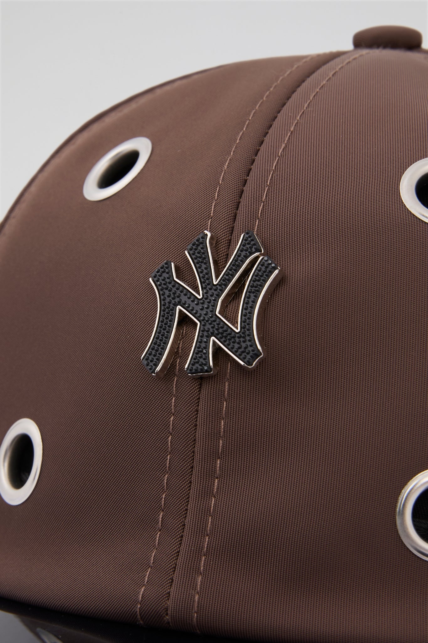 Eyelet Dark brown NY Baseball Cap
