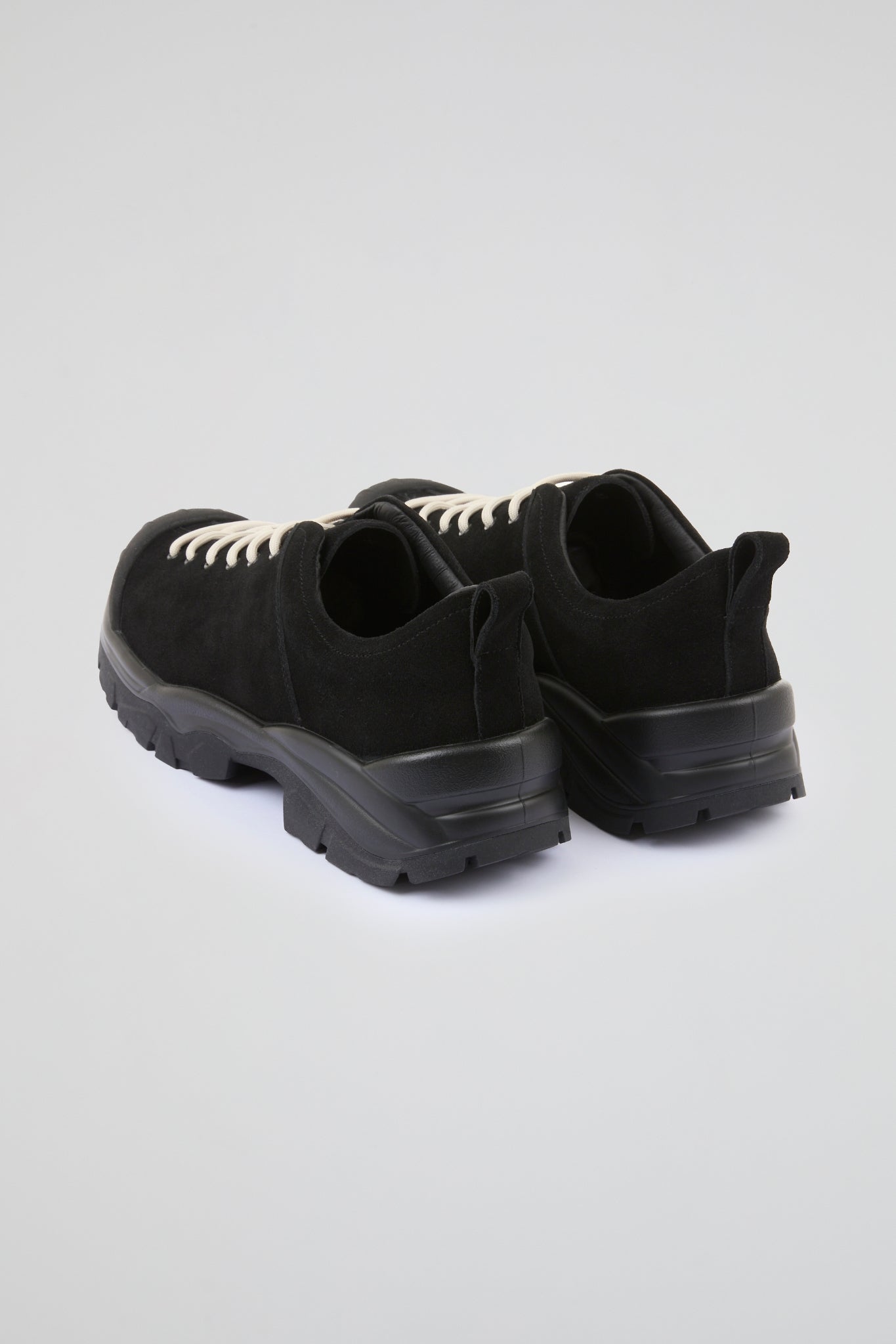 DUMIST Sleek Suede Sneakers