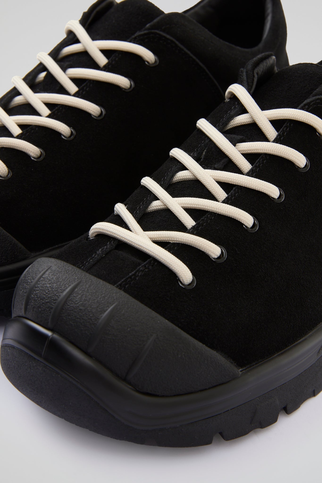 DUMIST Sleek Suede Sneakers