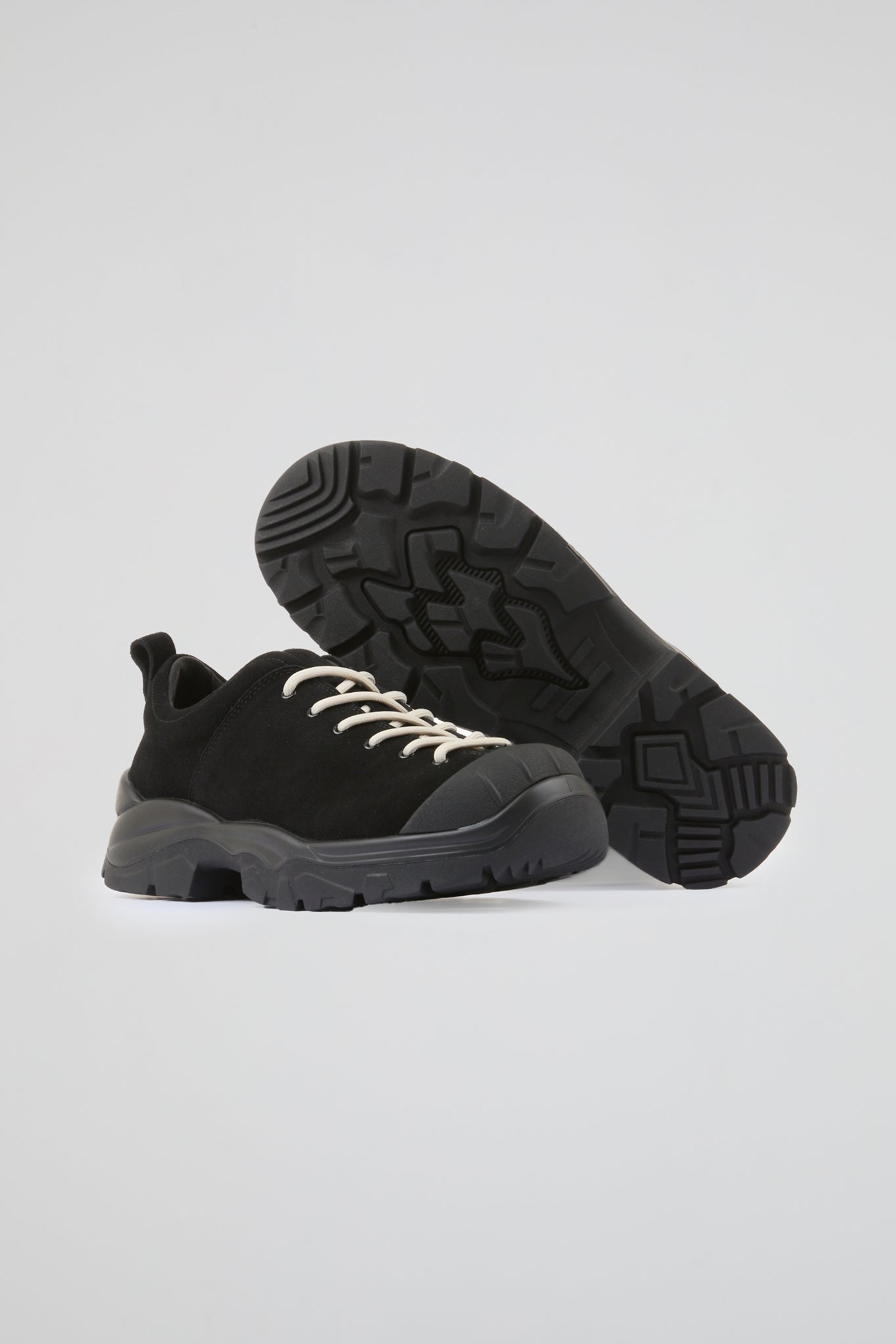 DUMIST Sleek Suede Sneakers