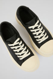 DUMIST Minimalist Low Sneakers – Black / White