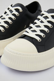 DUMIST Minimalist Low Sneakers – Black / White