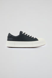 DUMIST Minimalist Low Sneakers – Black / White