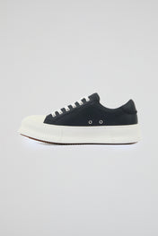 DUMIST Minimalist Low Sneakers – Black / White