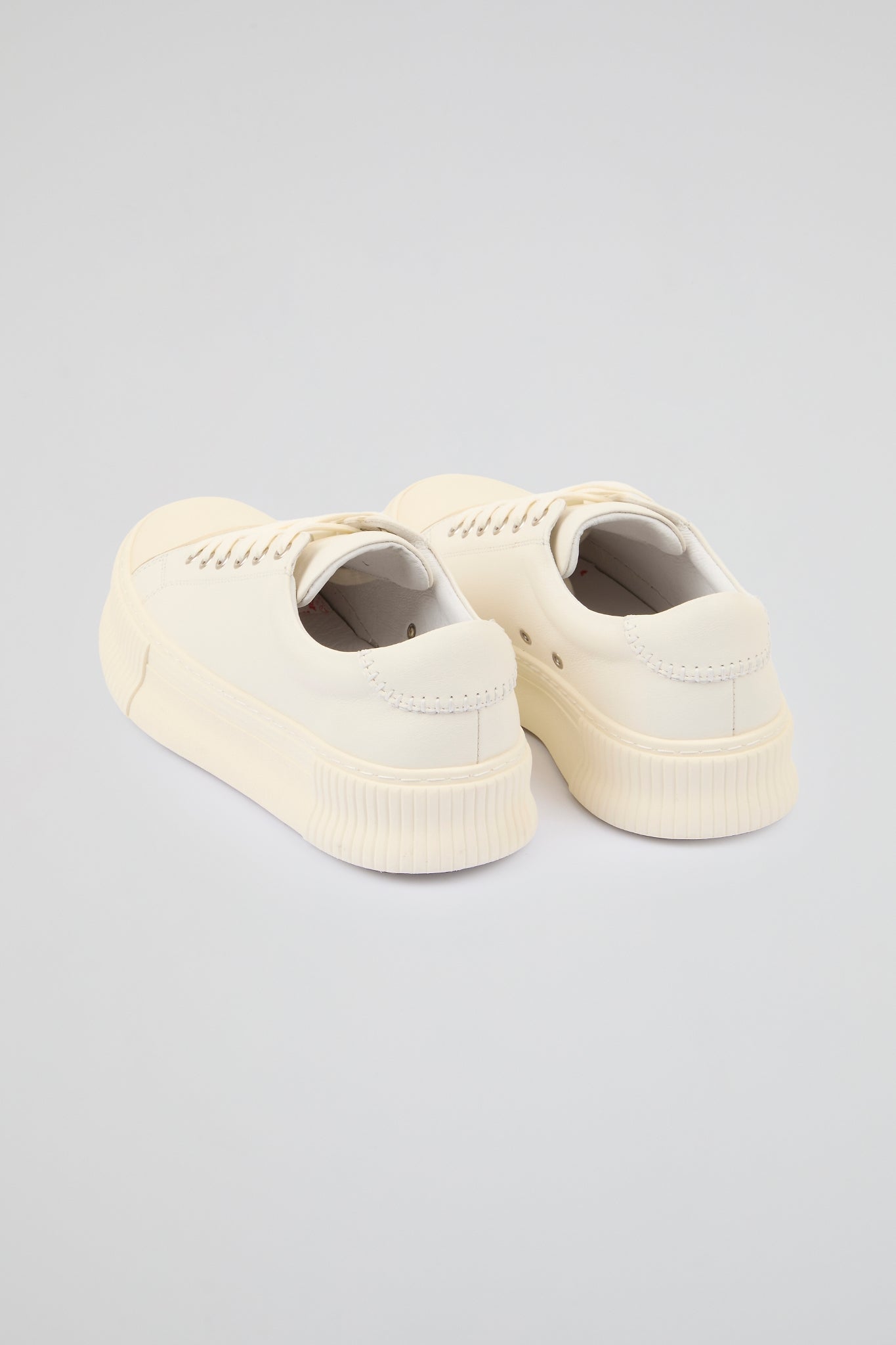 DUMIST Minimalist Low Sneakers – Black / White