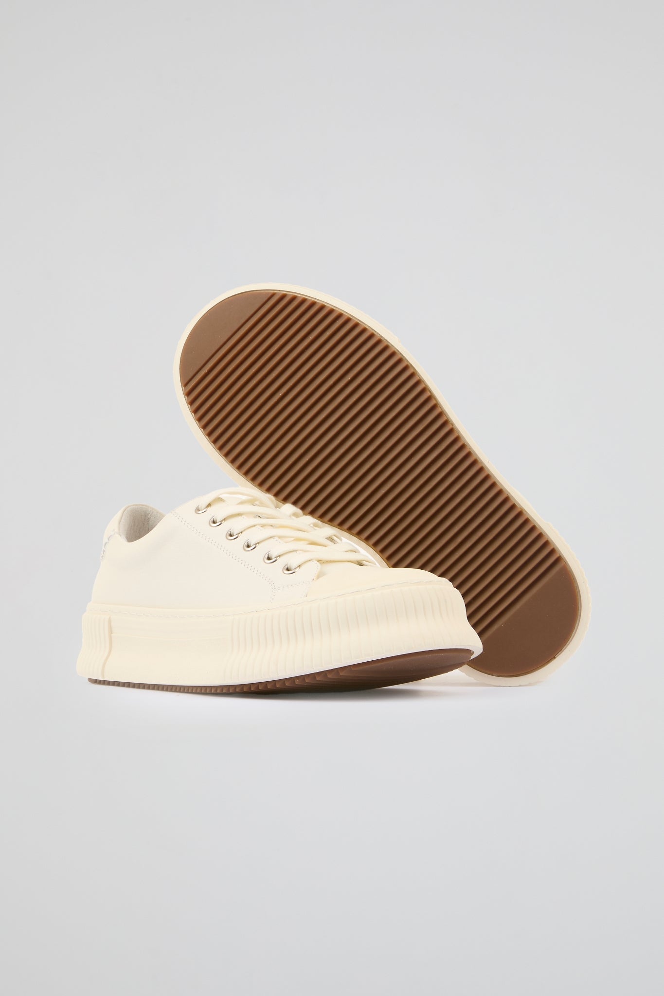 DUMIST Minimalist Low Sneakers – Black / White