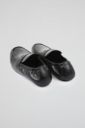 Easy-fit black loafers