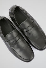 Easy-fit black loafers