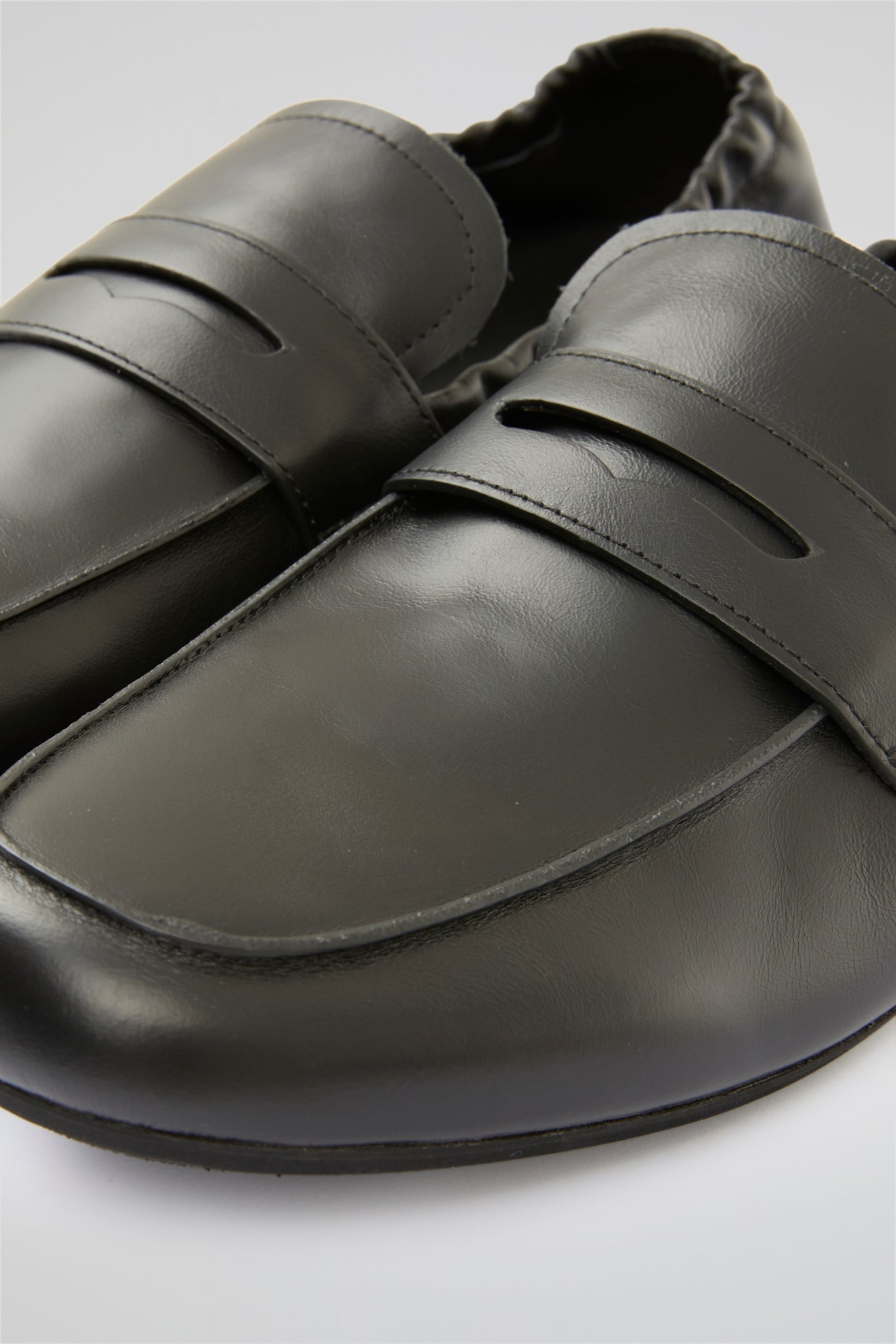Easy-fit black loafers