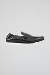Easy-fit black loafers