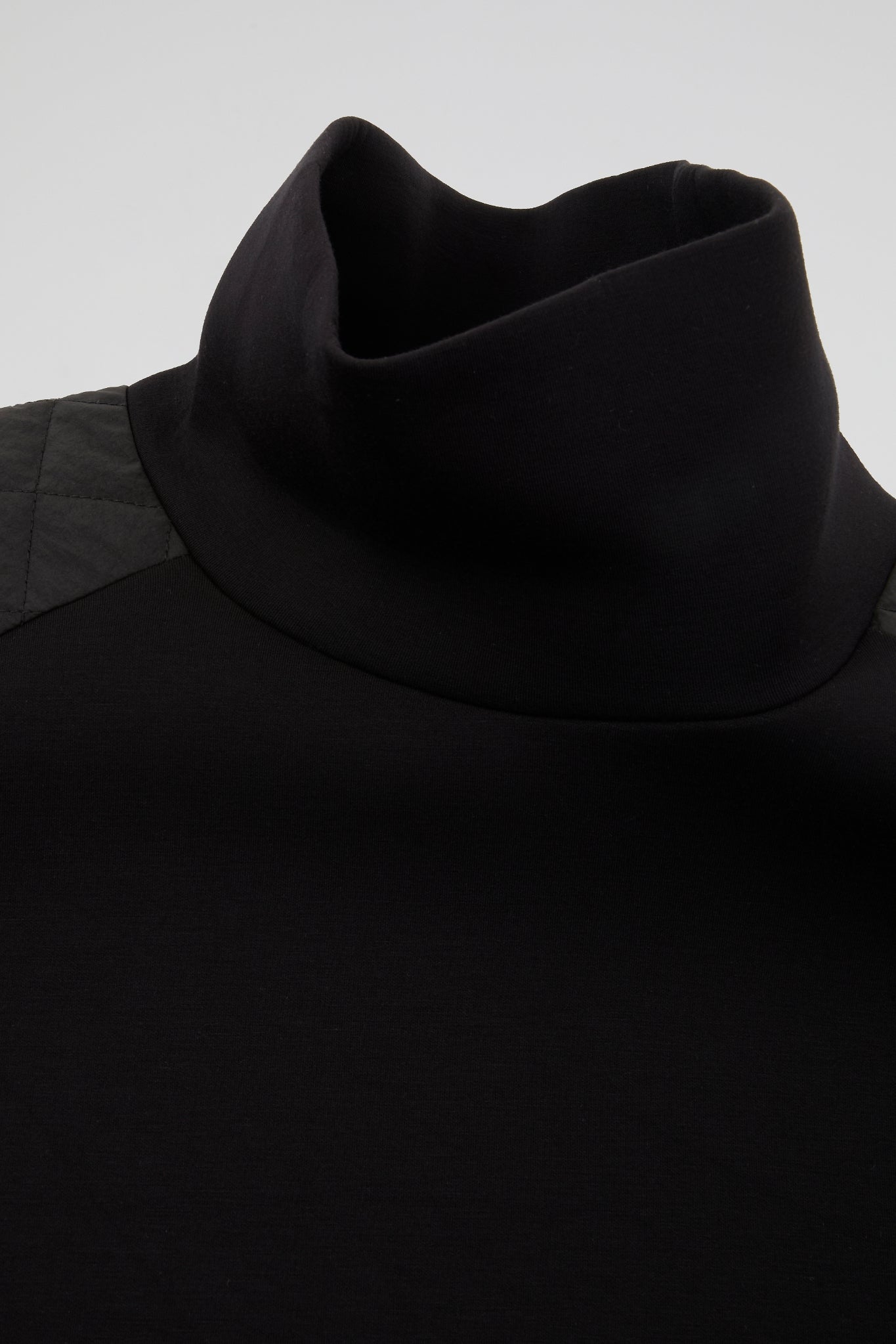 Dumist Quilted Mock Neck Sweatshirt